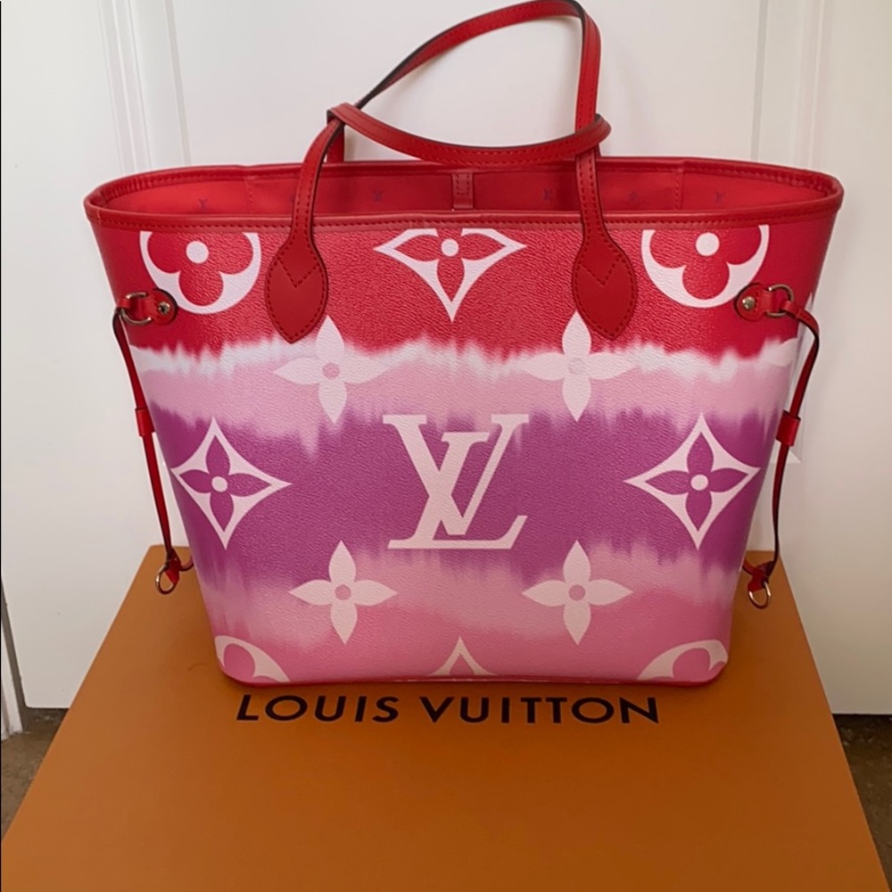 ‼️SOLD‼️👛💯% Auth.LV Escale Rouge NF MM - Picture 4 of 12